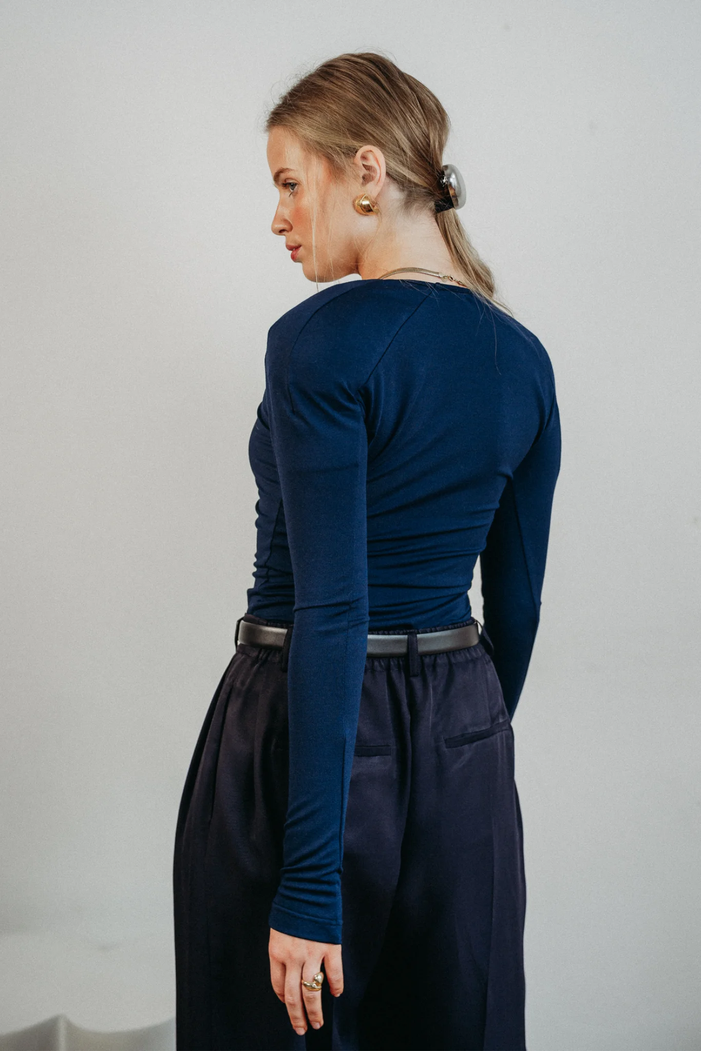 Granatowy top Pulse widok z tyłu