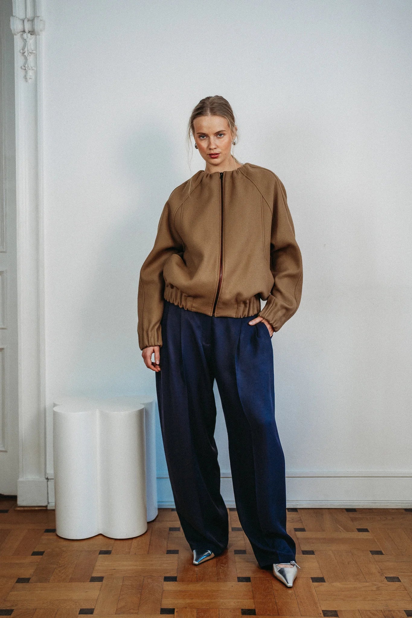 Kurtka Bomber Soft Structure widok całej sulwetki