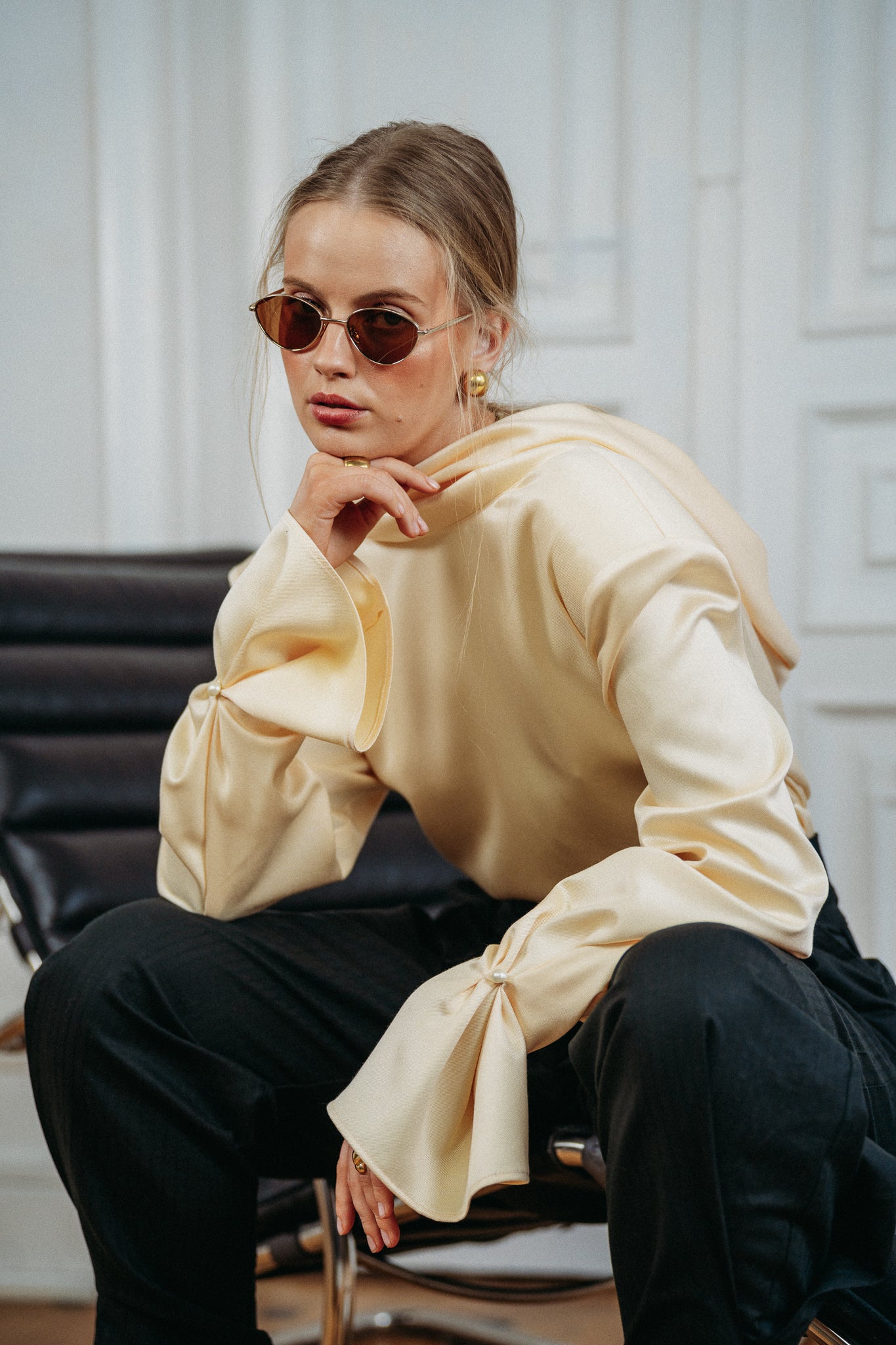 Koszula jedwabna Revealed widok z boku z bliska