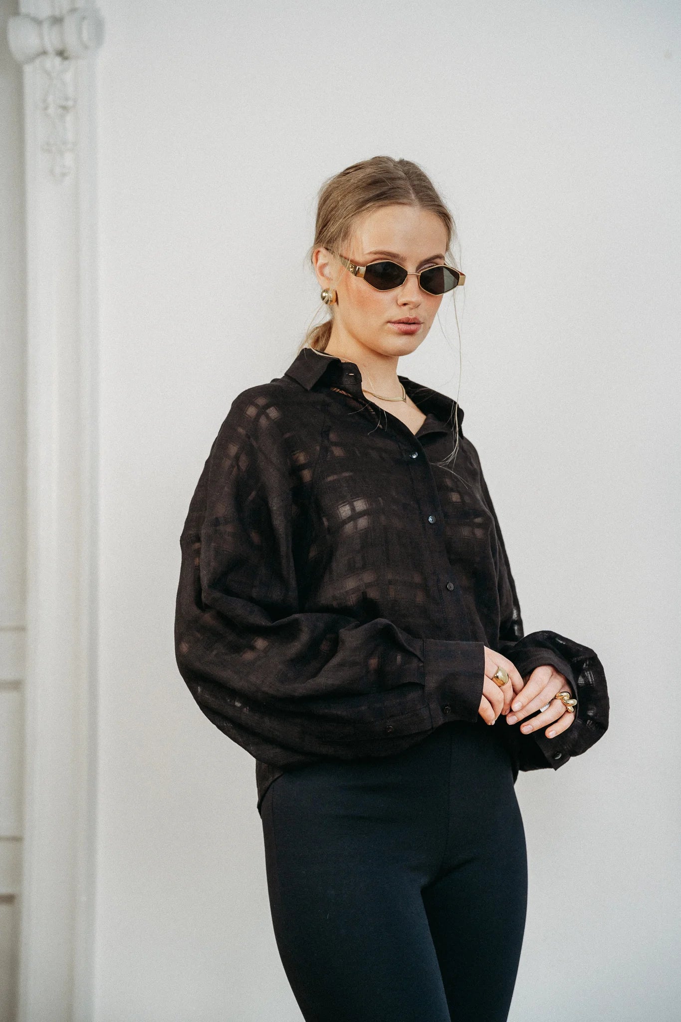 czarna koszula Veil widok z przodu